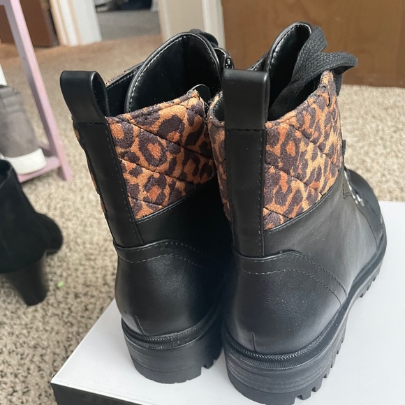 BRAND NEW Black Cheetah Boots - Picture 3 of 7